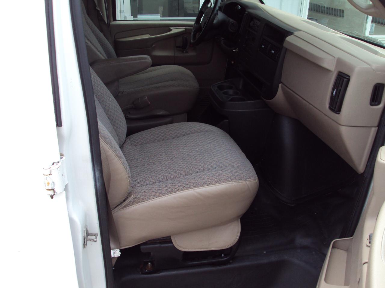 Chevrolet Express Cargo Van AWD 1500 135" 2007