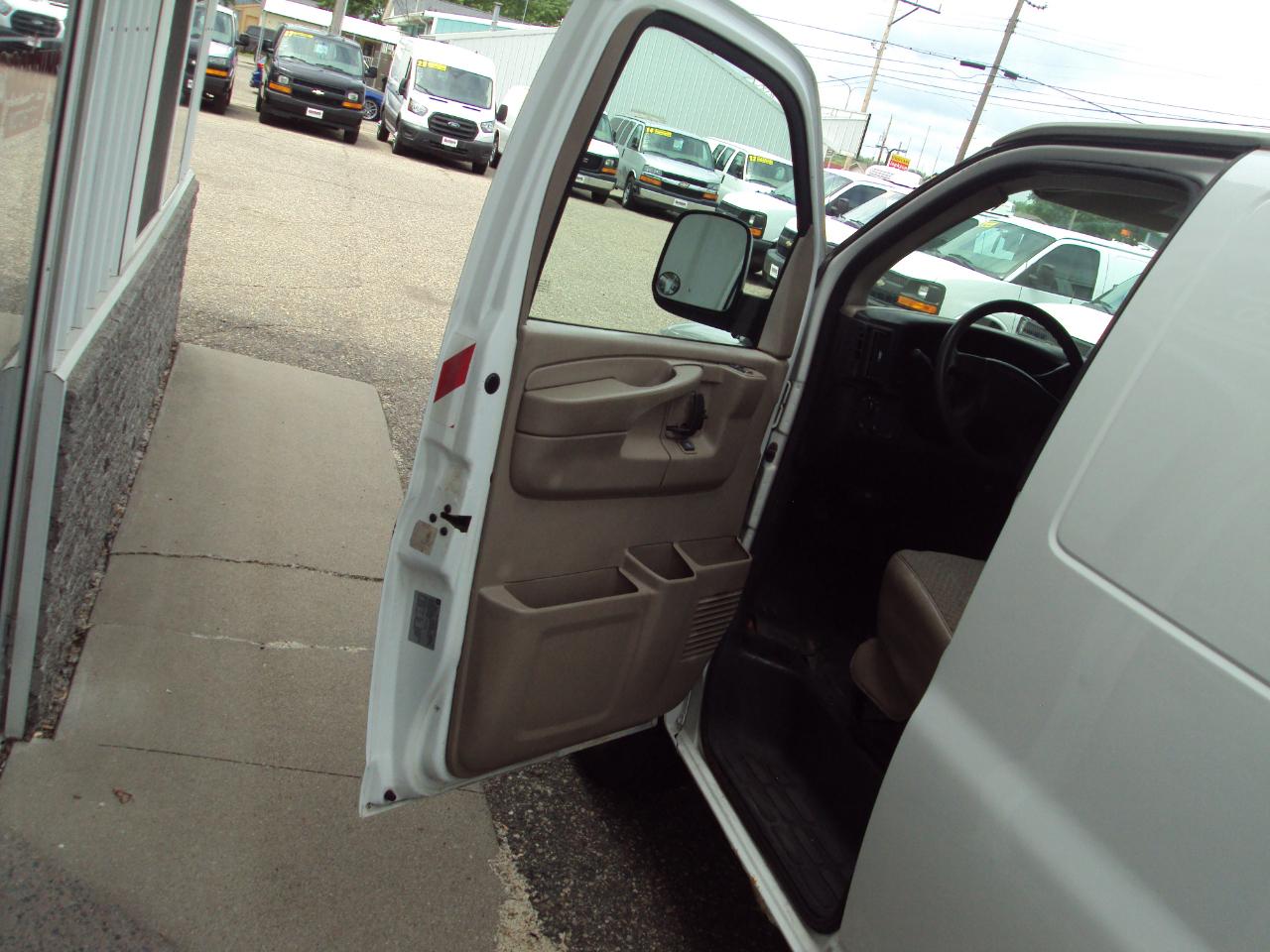 Chevrolet Express Cargo Van AWD 1500 135" 2007