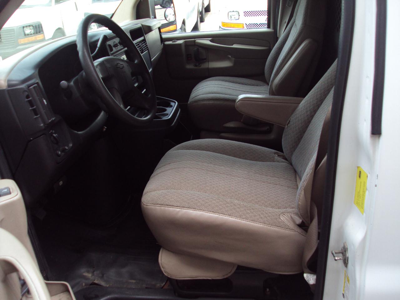 Chevrolet Express Cargo Van AWD 1500 135" 2007