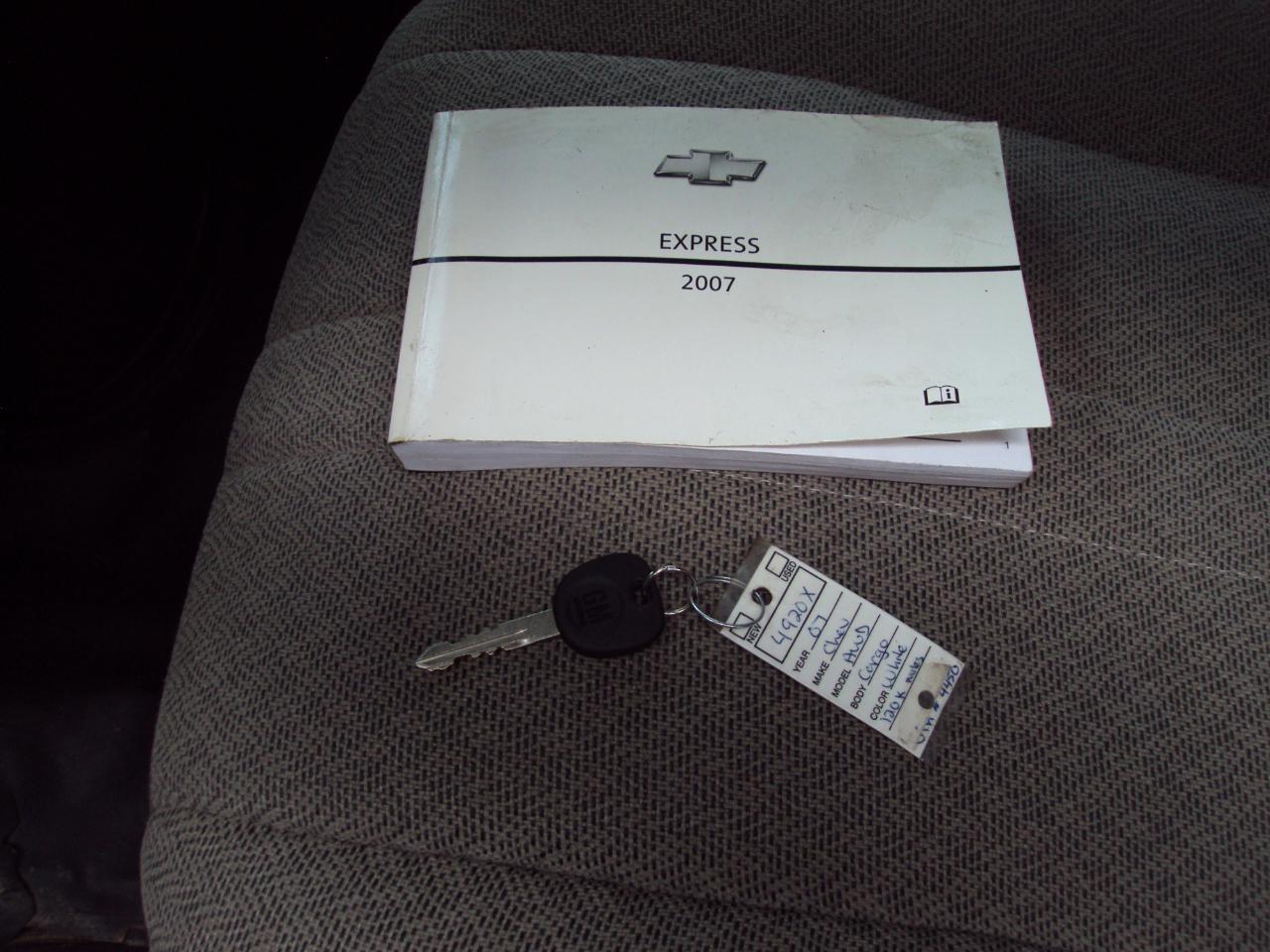 Chevrolet Express Cargo Van AWD 1500 135" 2007