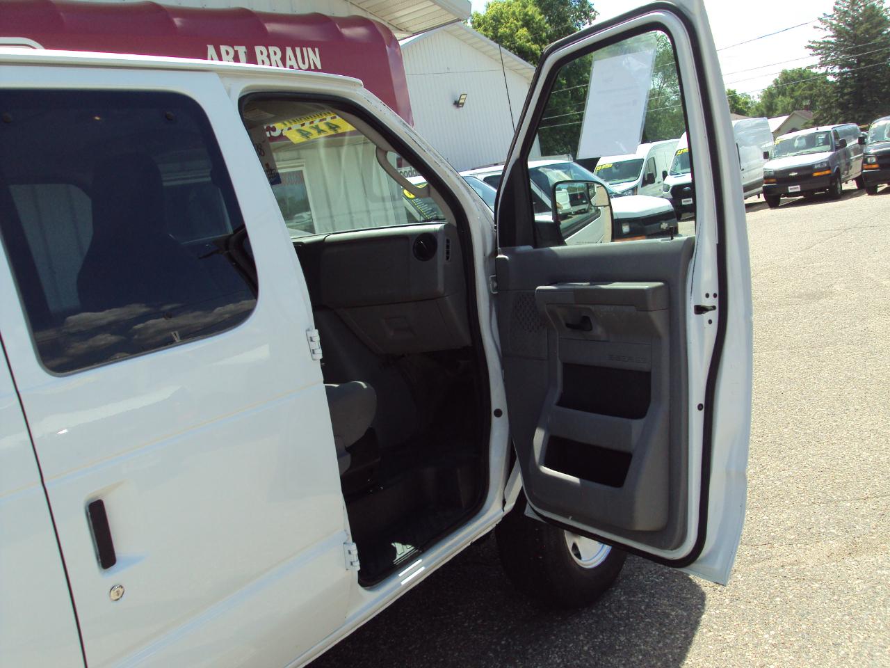 Ford Econoline Wagon  2012