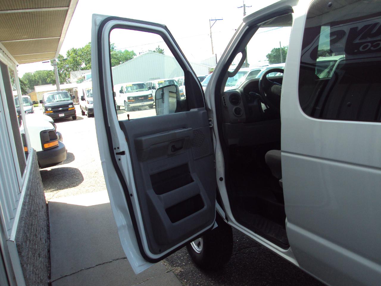 Ford Econoline Wagon  2012