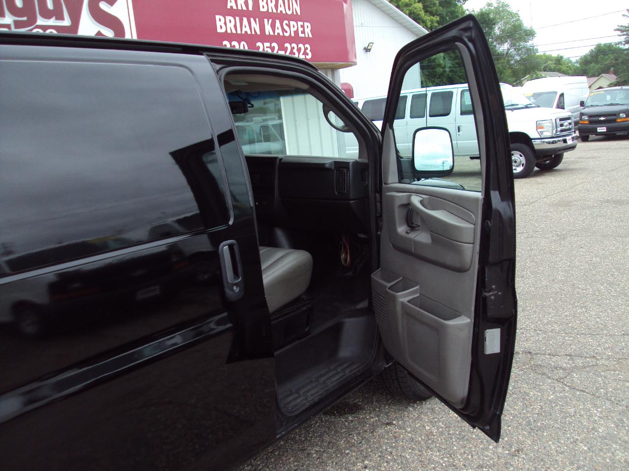 Chevrolet Express Cargo Van AWD 1500 135" 2014