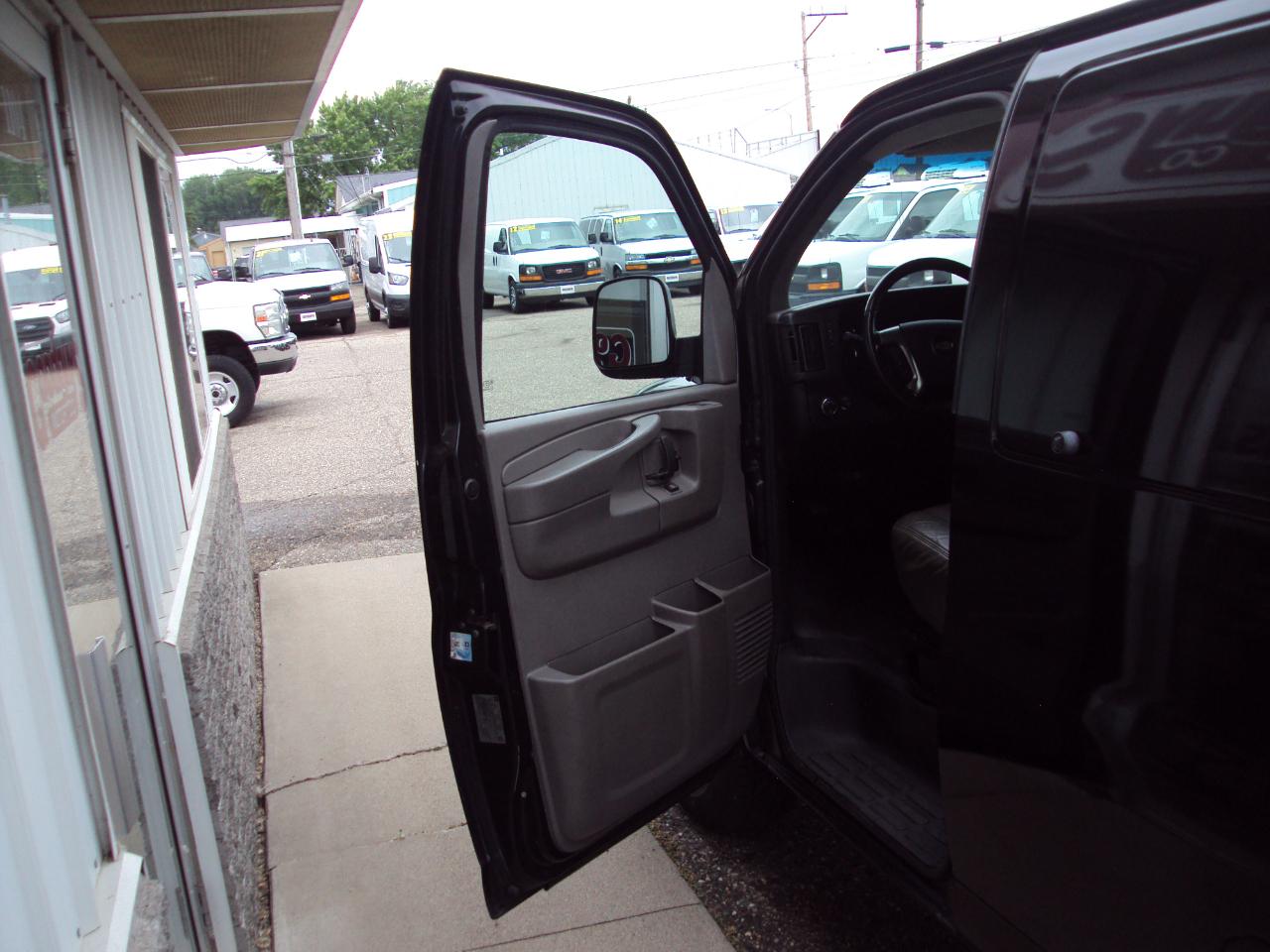 Chevrolet Express Cargo Van AWD 1500 135" 2014