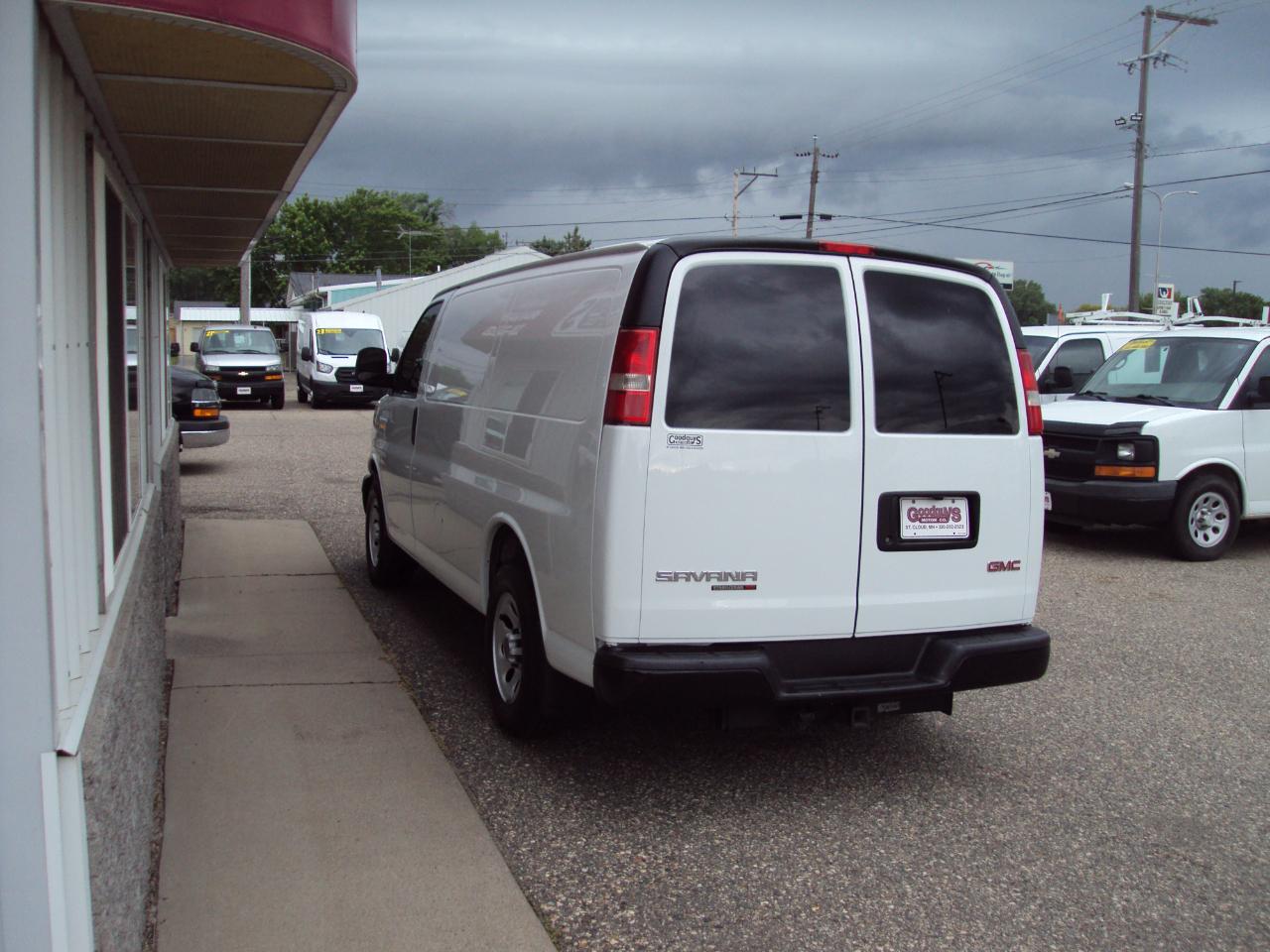 GMC Savana Cargo Van AWD 1500 135" 2014