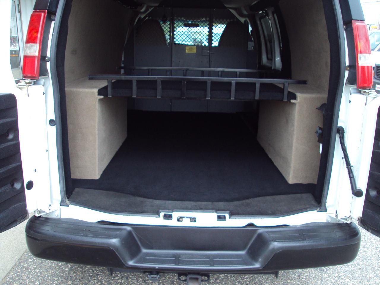 GMC Savana Cargo Van AWD 1500 135" 2014