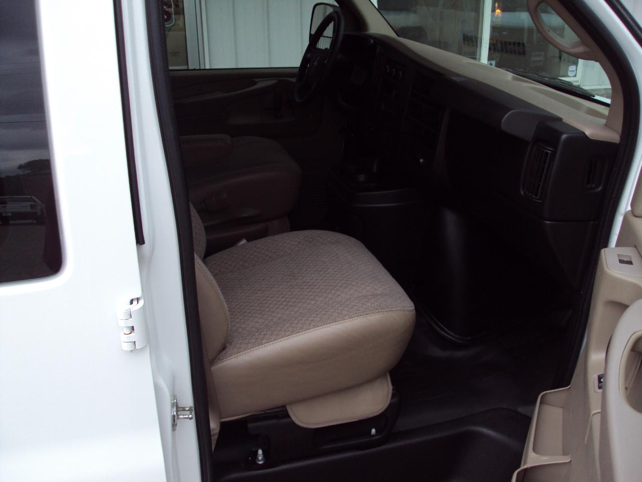 GMC Savana Cargo Van AWD 1500 135" 2014