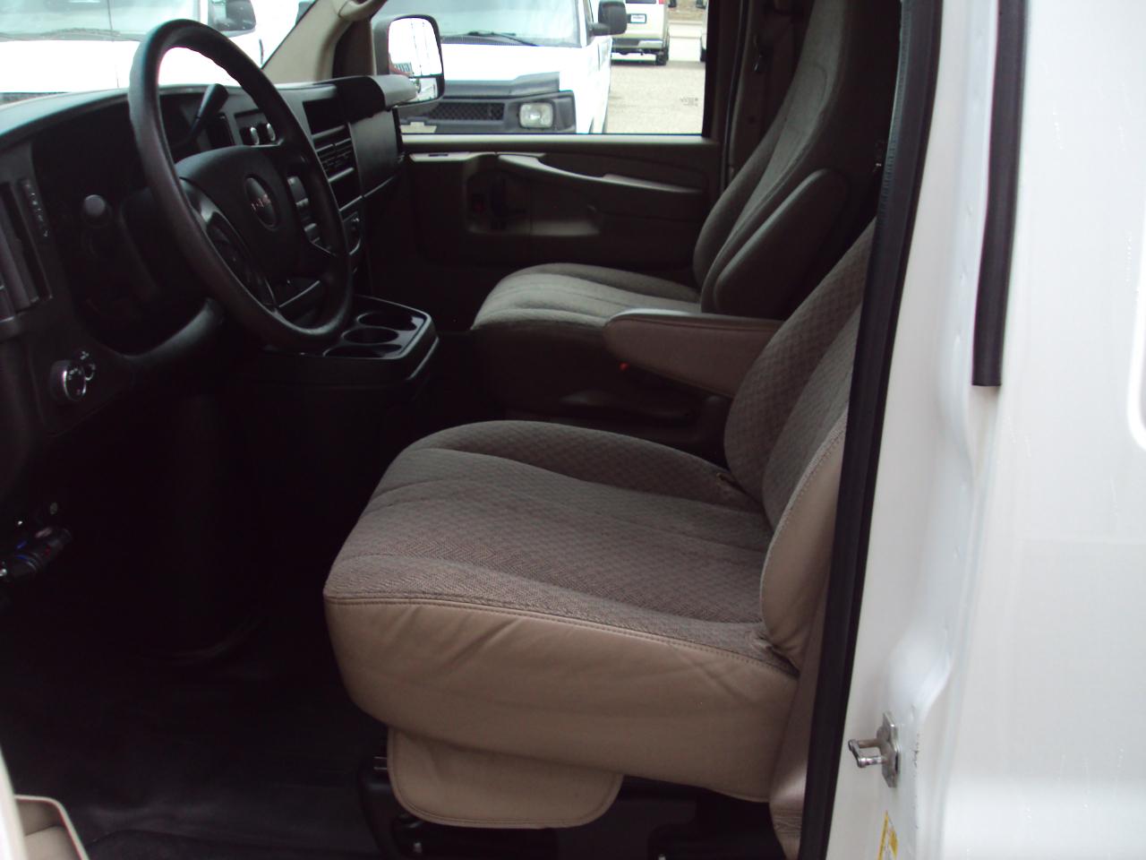 GMC Savana Cargo Van AWD 1500 135" 2014