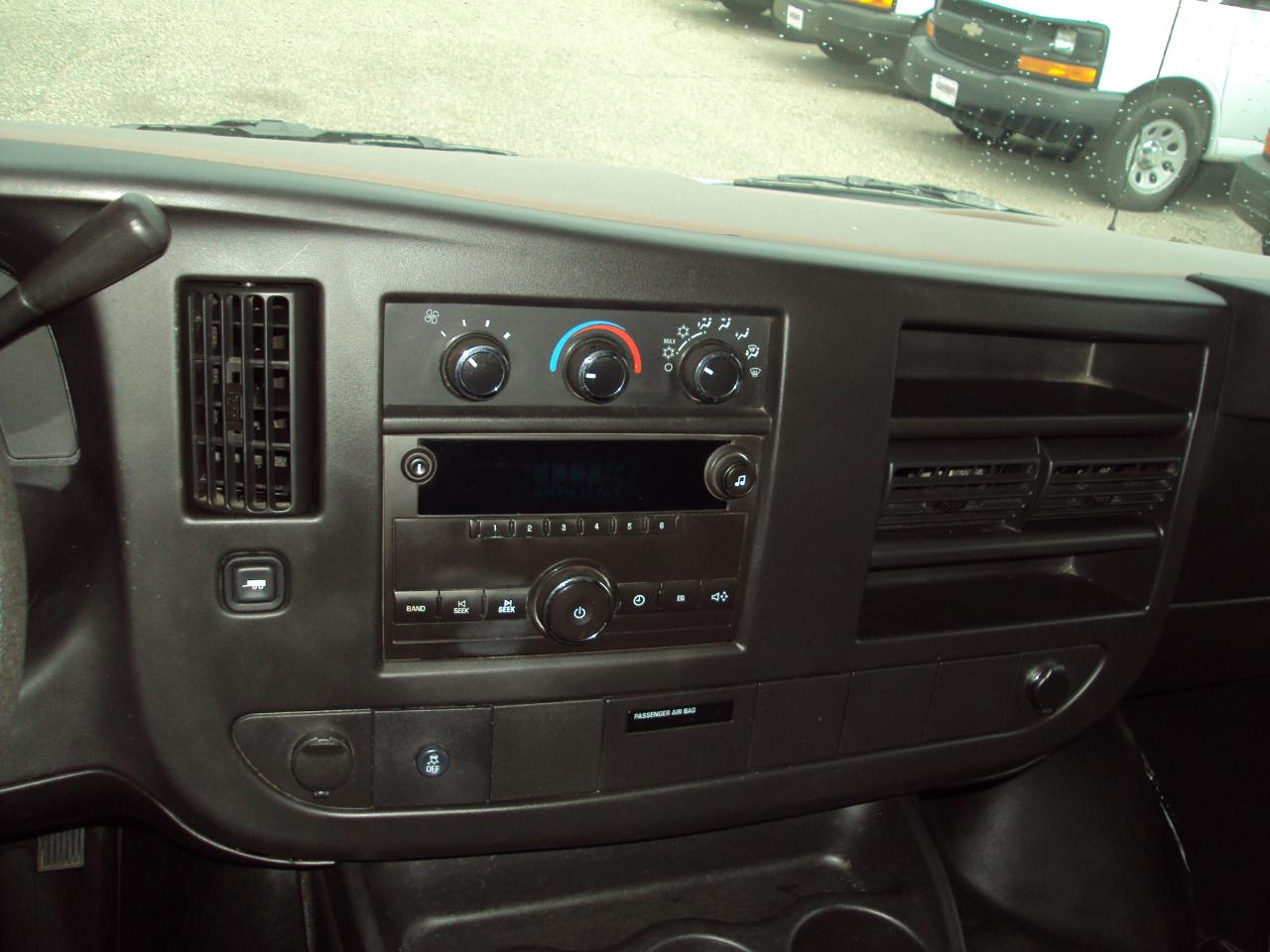 GMC Savana Cargo Van AWD 1500 135" 2014