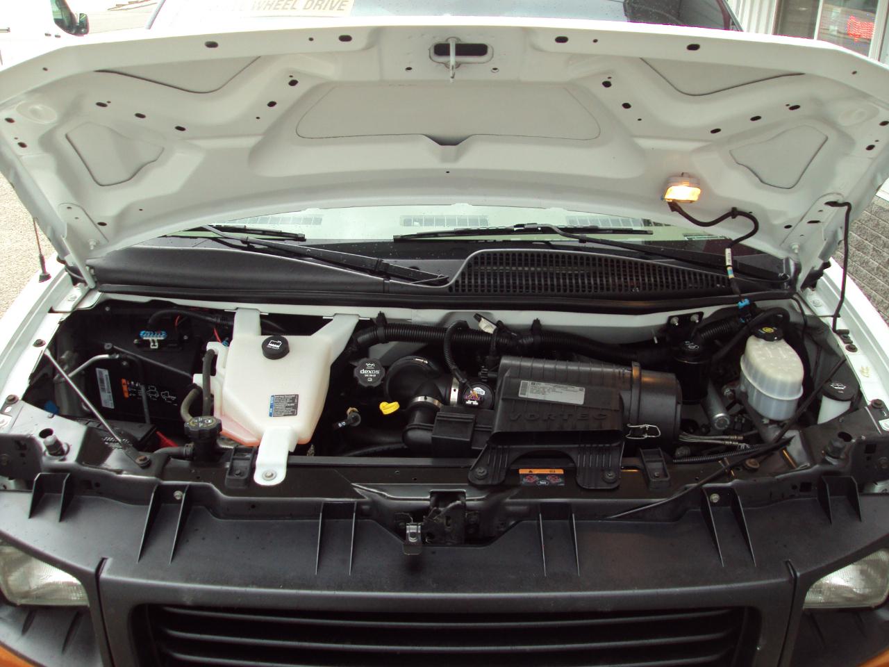 GMC Savana Cargo Van AWD 1500 135" 2014