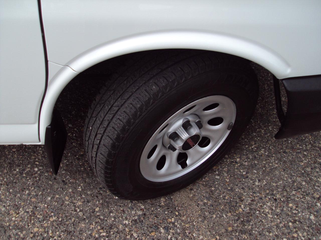 GMC Savana Cargo Van AWD 1500 135" 2014