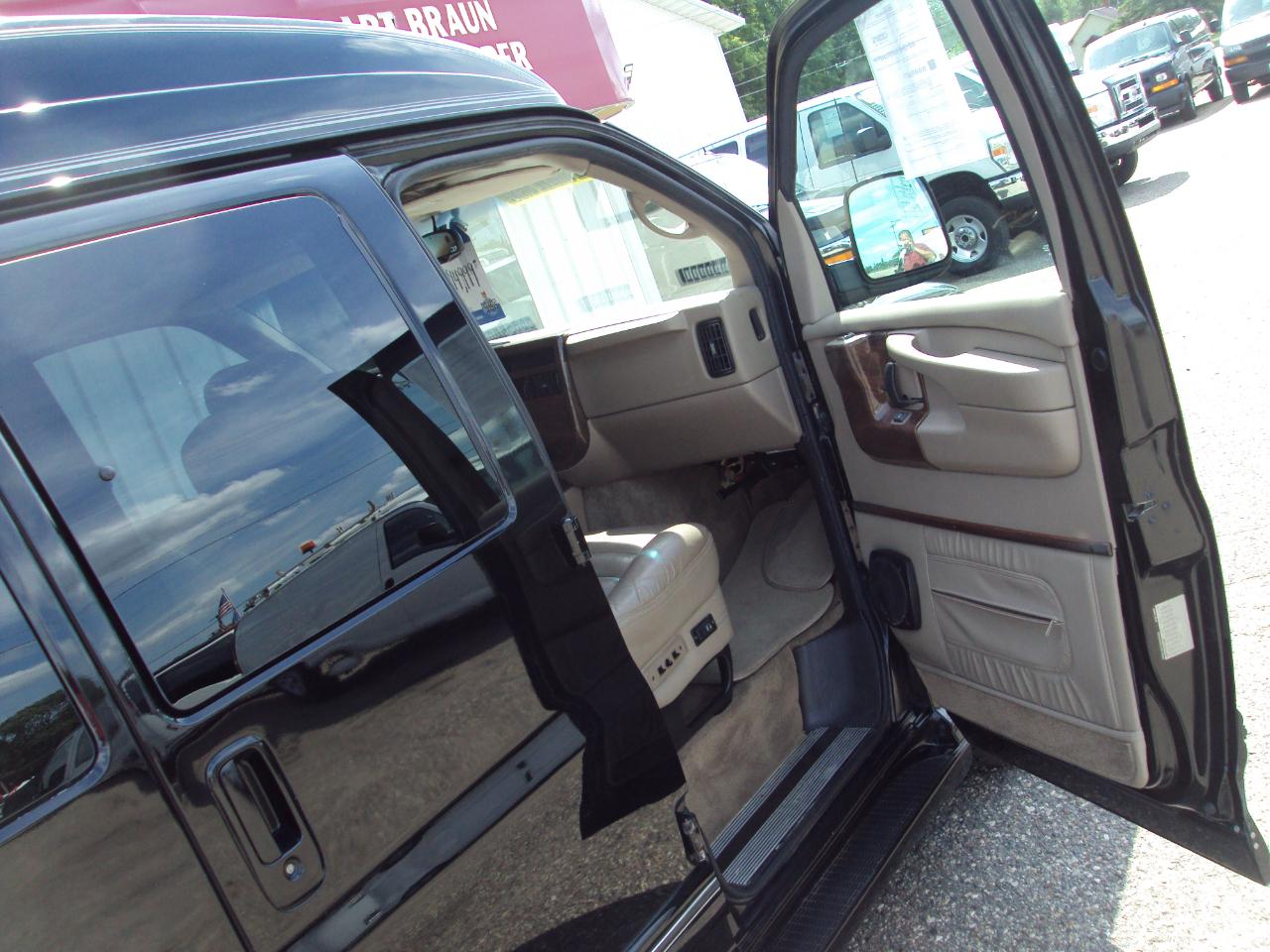 Chevrolet Express Van  2007
