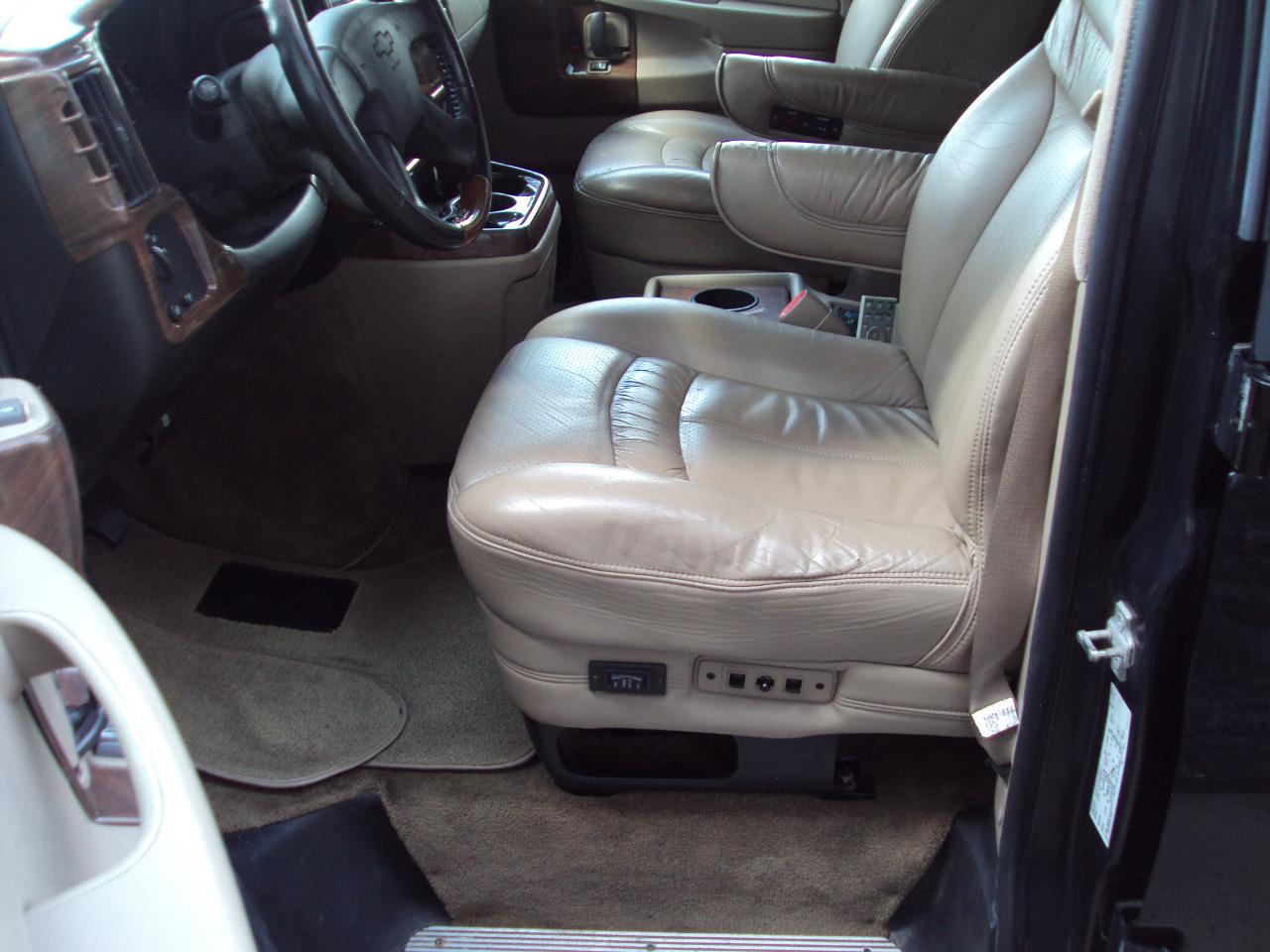 Chevrolet Express Van  2007