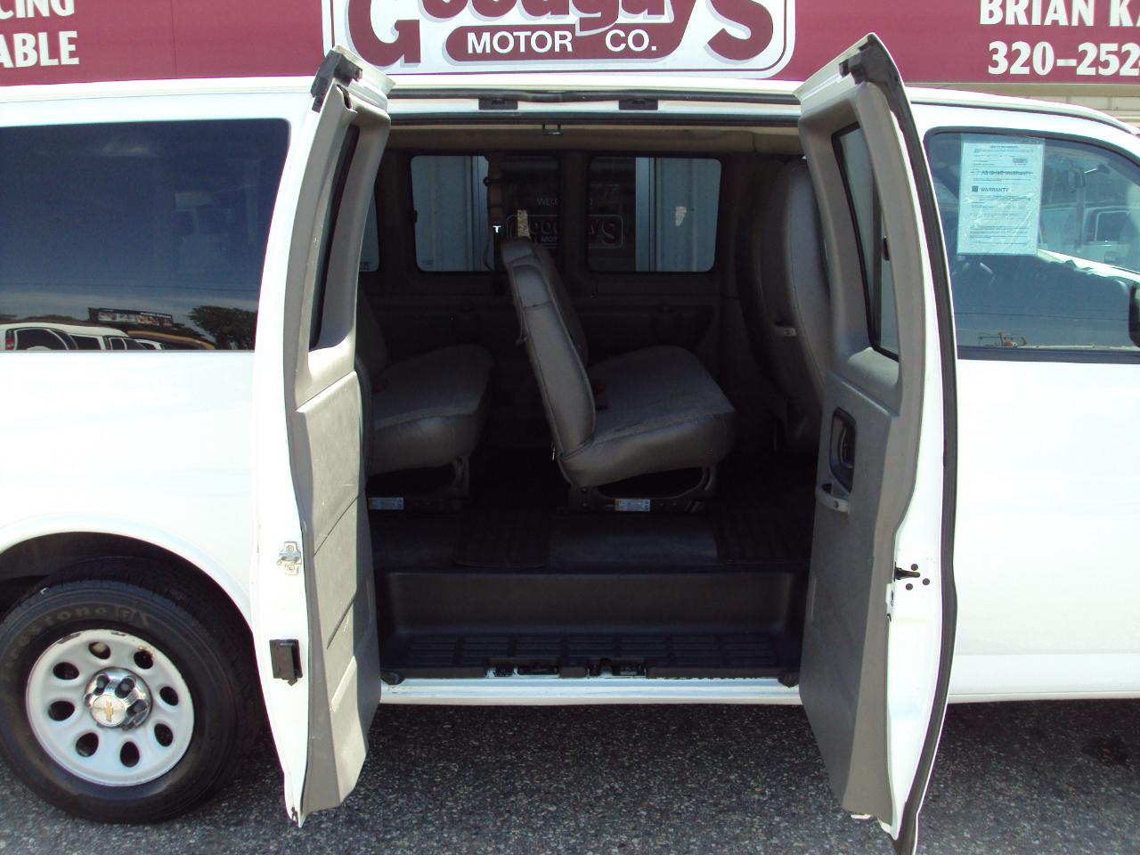 Chevrolet Express Passenger AWD 1500 135" LT 2013