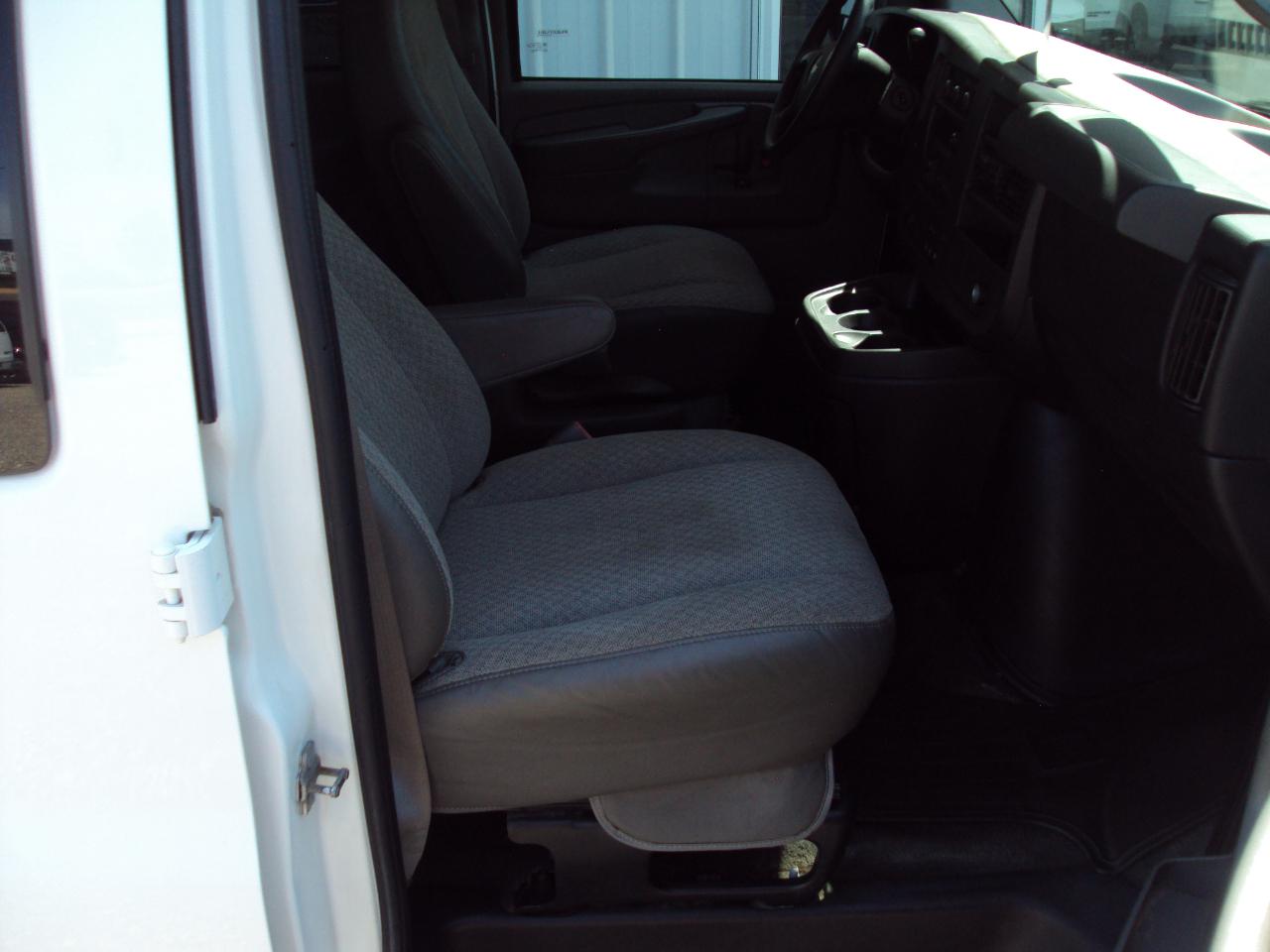 Chevrolet Express Passenger AWD 1500 135" LT 2013