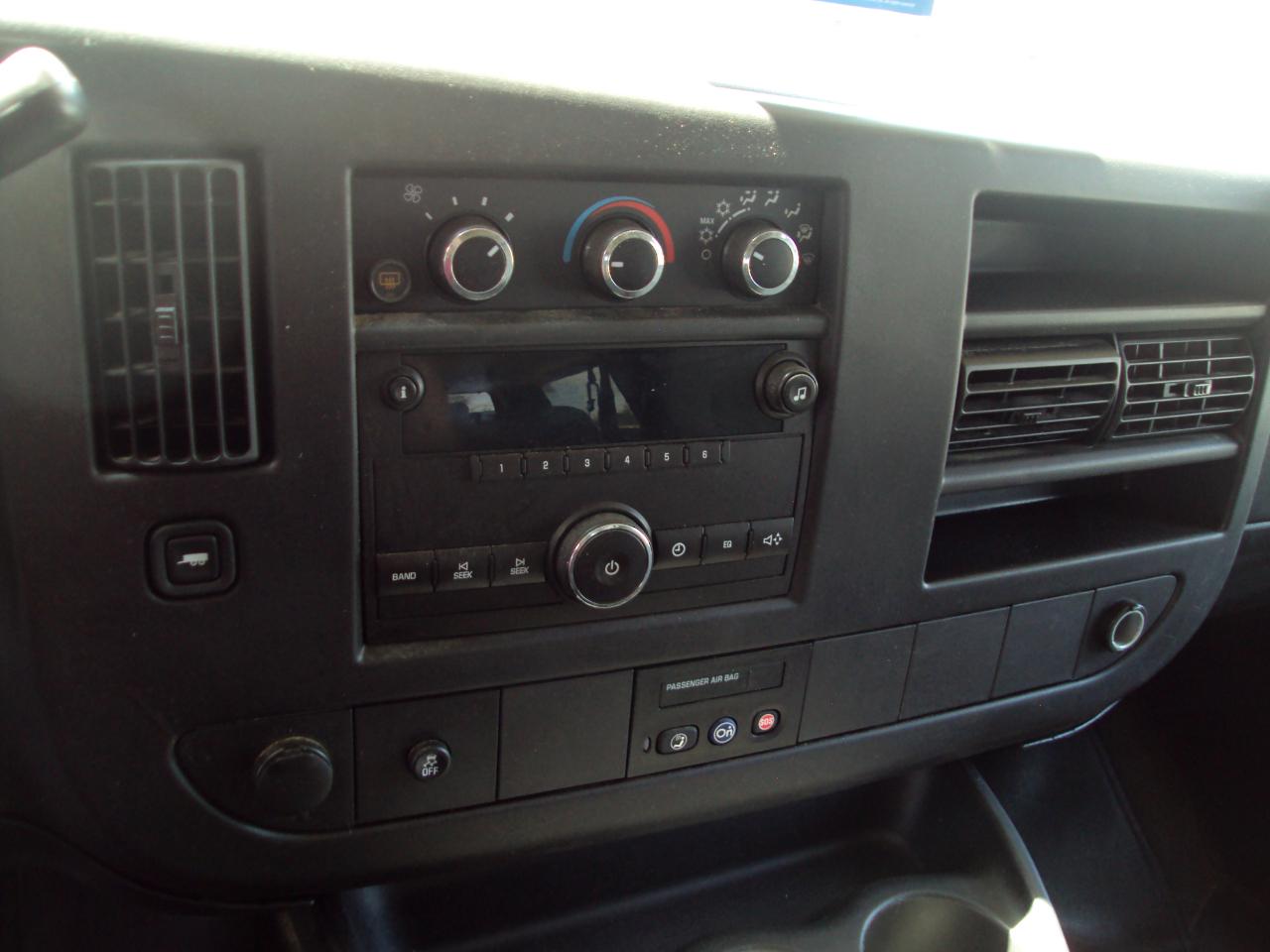 Chevrolet Express Passenger AWD 1500 135" LT 2013