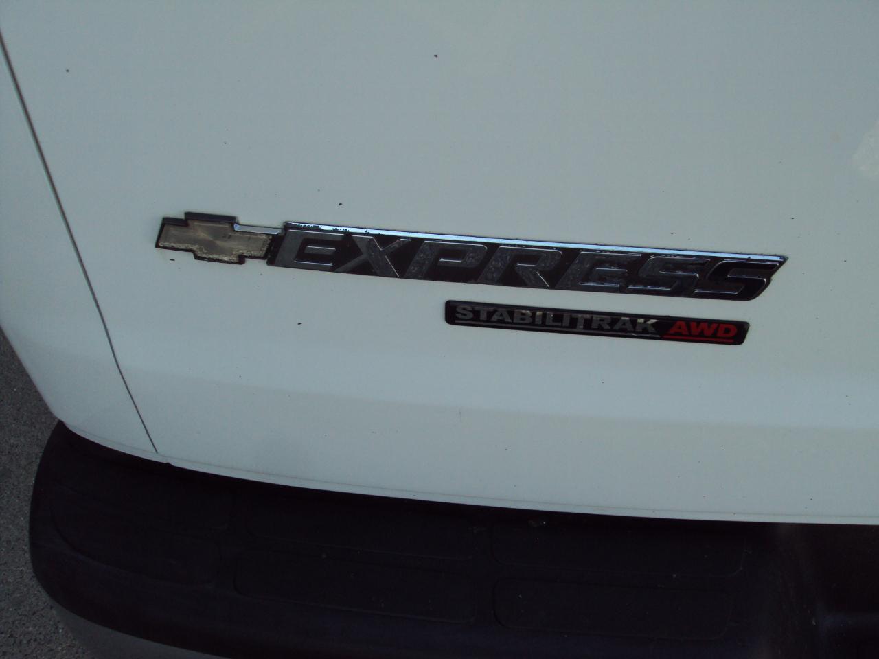 Chevrolet Express Passenger AWD 1500 135" LT 2013