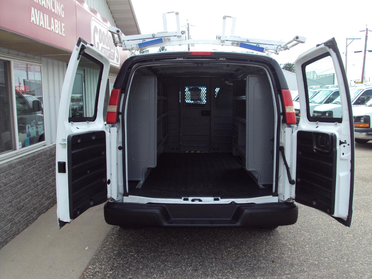 Chevrolet Express Cargo Van AWD 1500 135" 2014