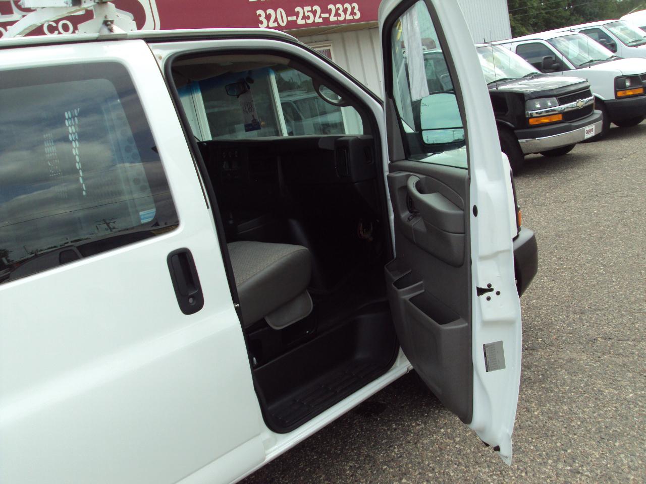 Chevrolet Express Cargo Van AWD 1500 135" 2014