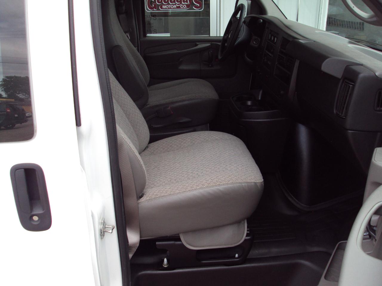 Chevrolet Express Cargo Van AWD 1500 135" 2014