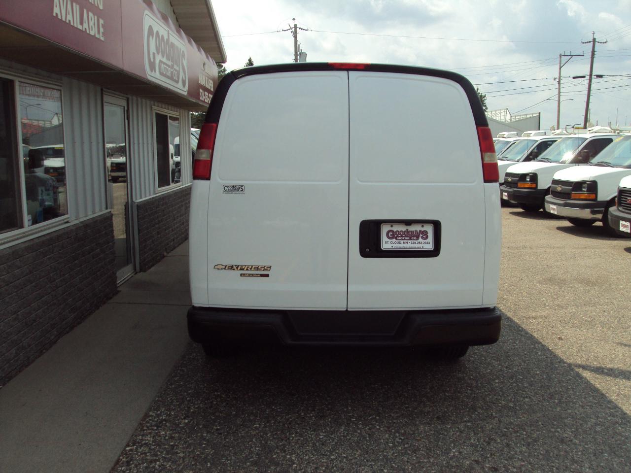 Chevrolet Express Cargo Van AWD 1500 135" 2012