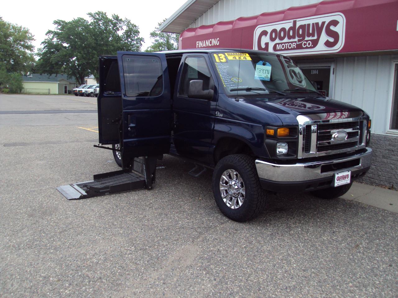 Ford Econoline Cargo Van  2013