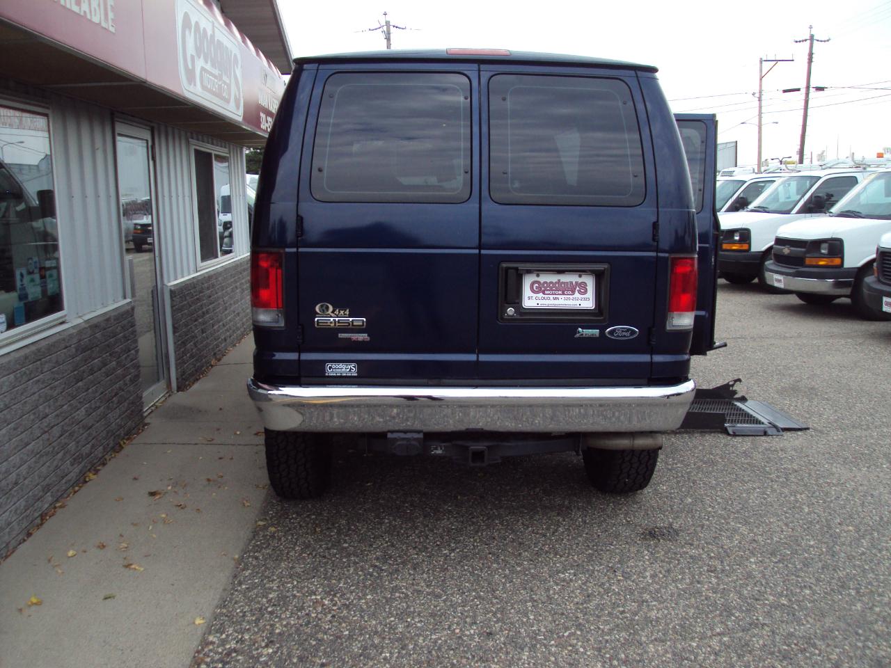 Ford Econoline Cargo Van  2013