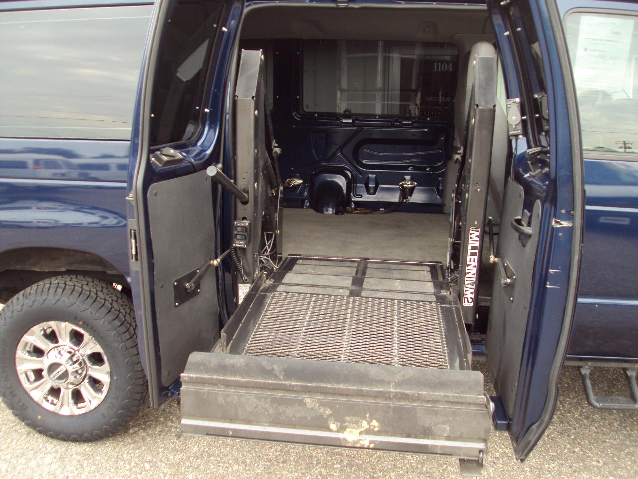 Ford Econoline Cargo Van  2013