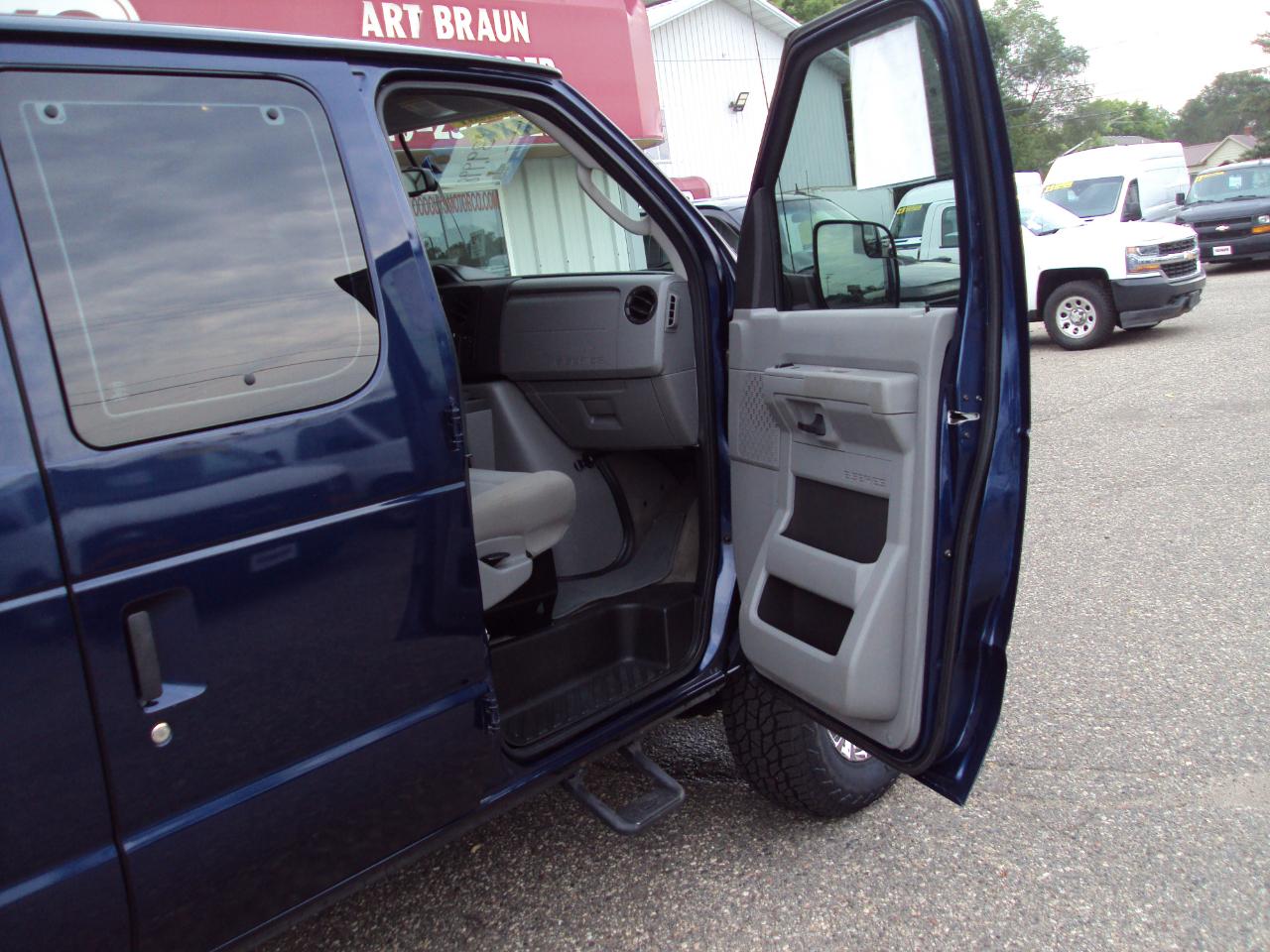 Ford Econoline Cargo Van  2013