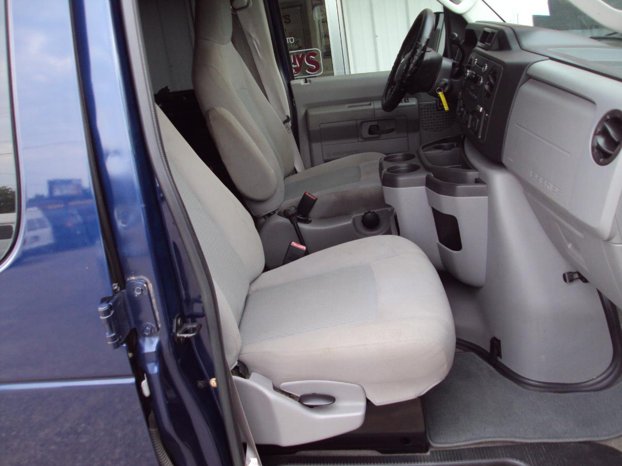 Ford Econoline Cargo Van  2013