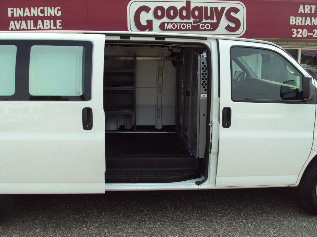 Chevrolet Express Cargo Van RWD 3500 155" 2011