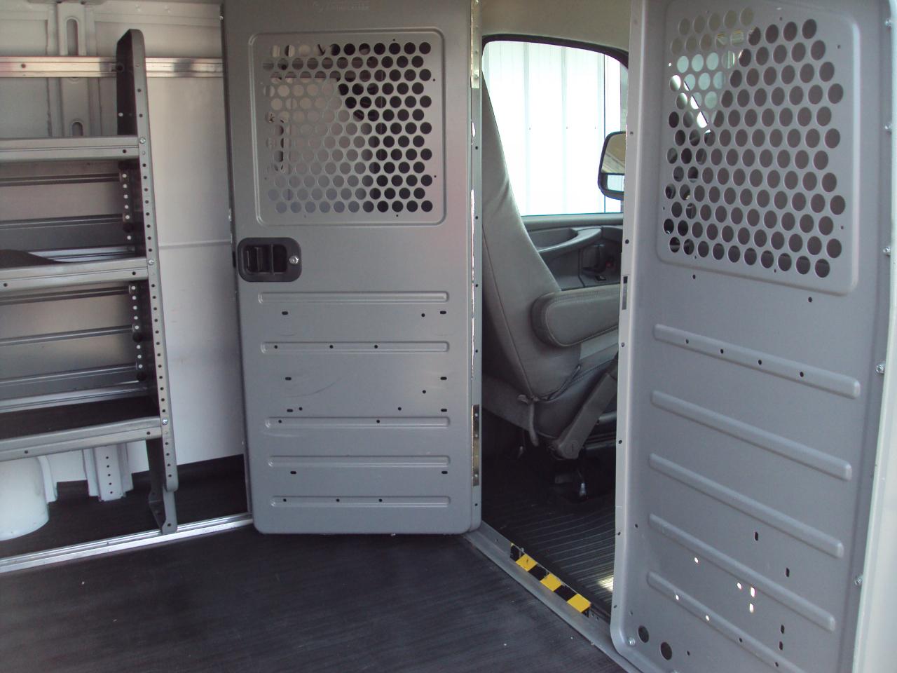 Chevrolet Express Cargo Van RWD 3500 155" 2011