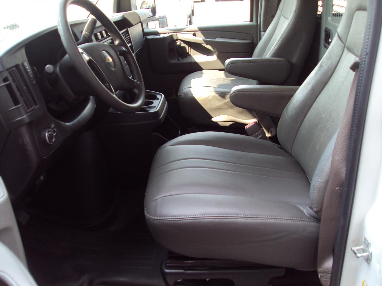 Chevrolet Express Cargo Van RWD 3500 155" 2011