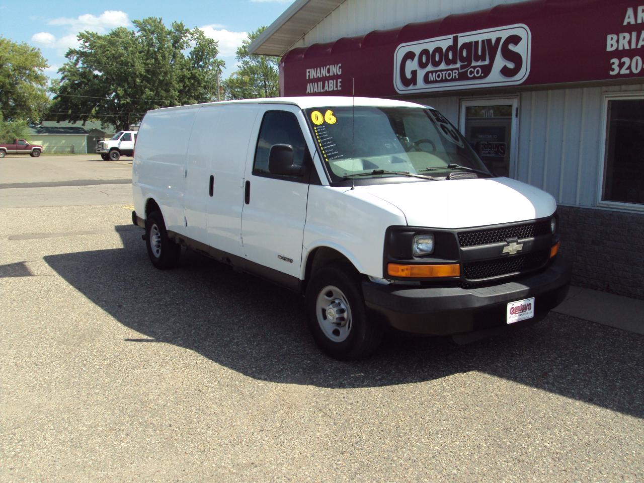 Chevrolet Express Cargo Van 2500 155" WB RWD 2006