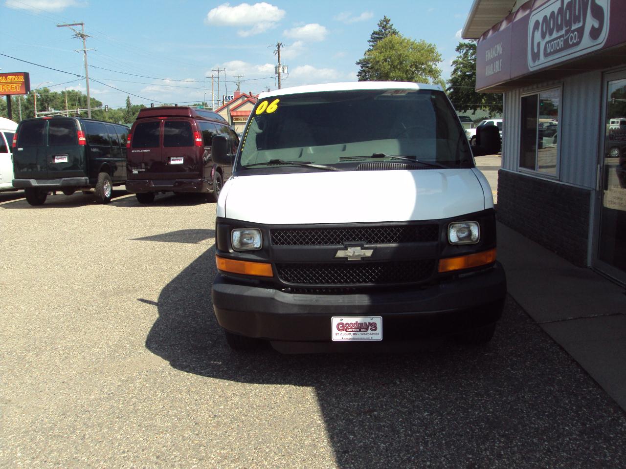 Chevrolet Express Cargo Van 2500 155" WB RWD 2006