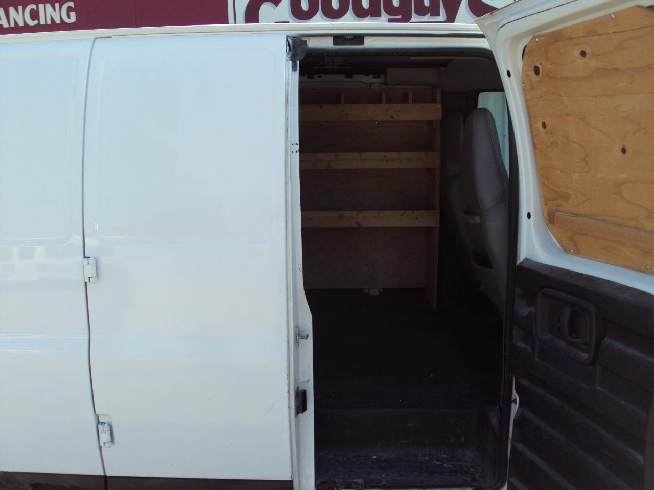Chevrolet Express Cargo Van 2500 155" WB RWD 2006