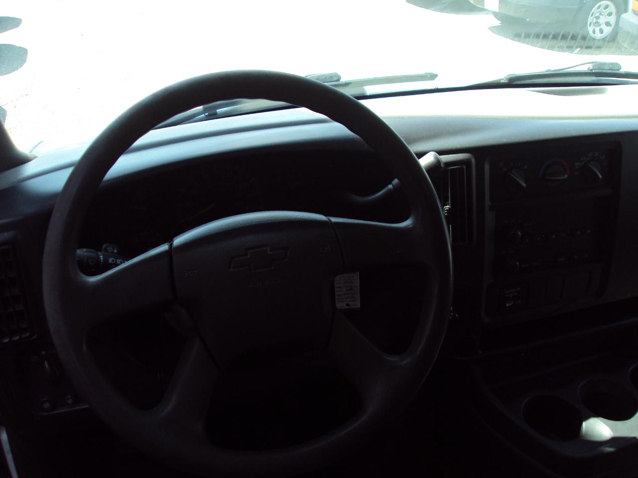 Chevrolet Express Cargo Van 2500 155" WB RWD 2006