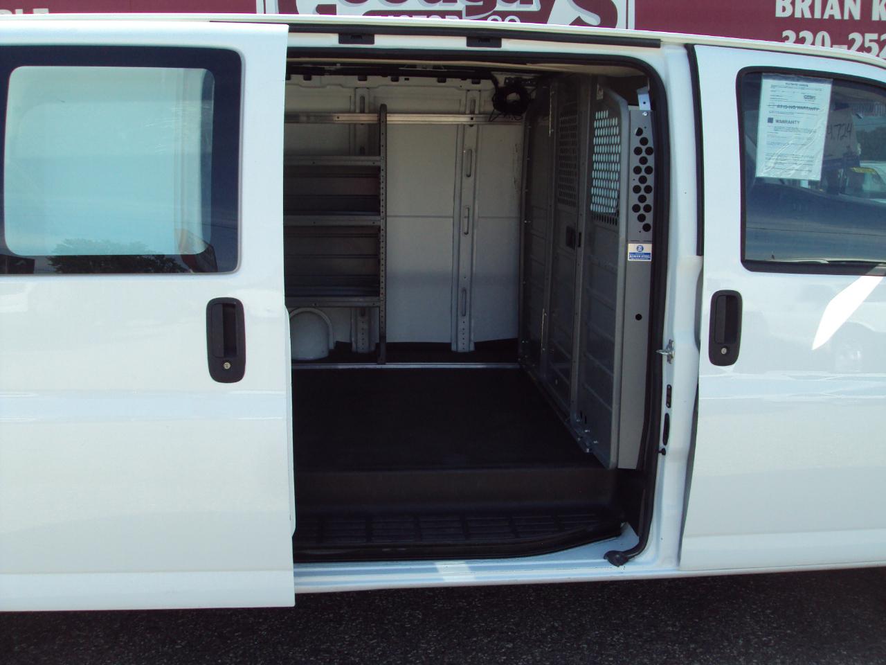 Chevrolet Express Cargo Van RWD 3500 155" 2011