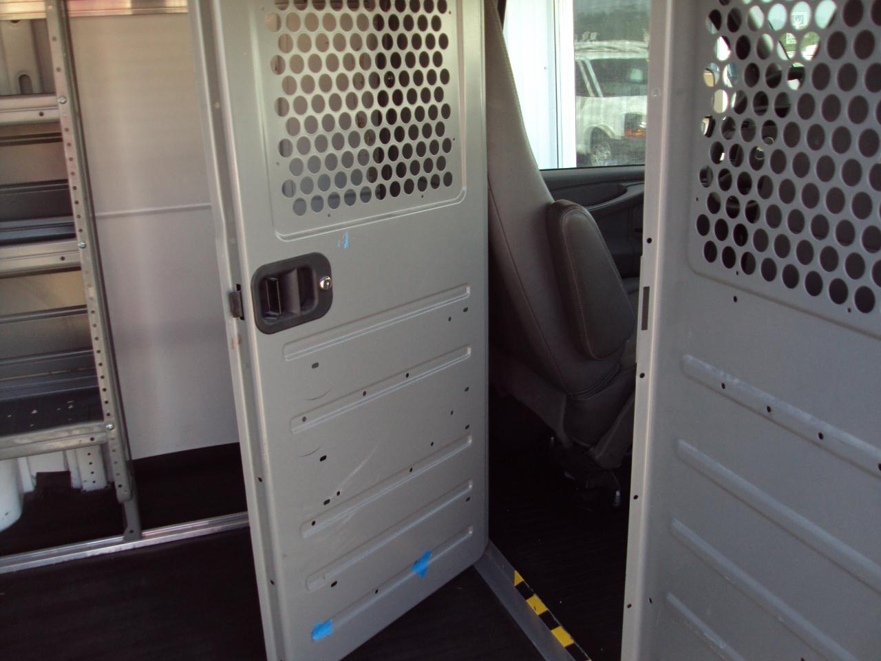 Chevrolet Express Cargo Van RWD 3500 155" 2011