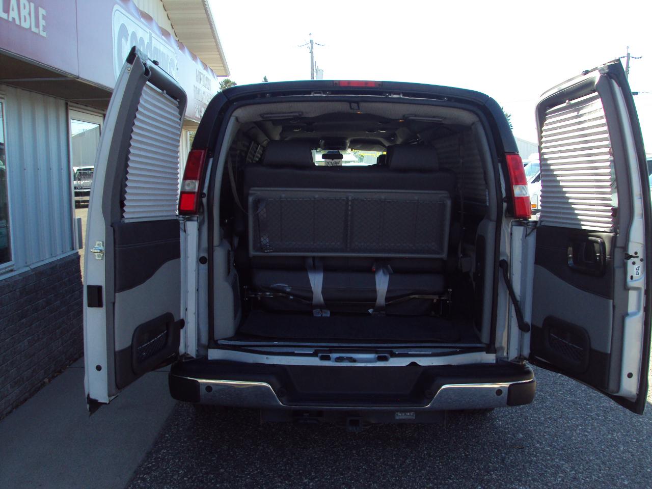 Chevrolet Express Cargo Van  2023