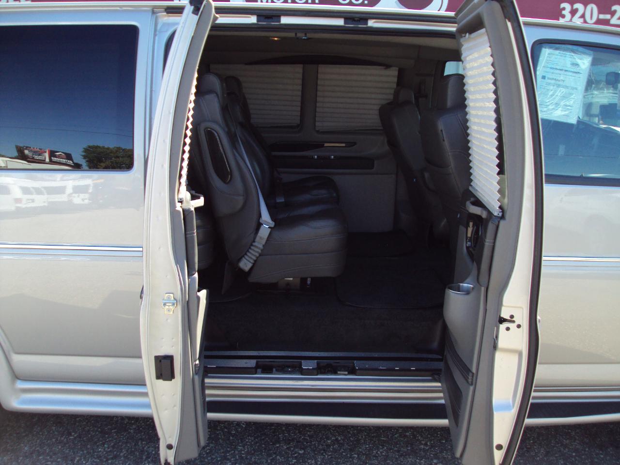 Chevrolet Express Cargo Van  2023
