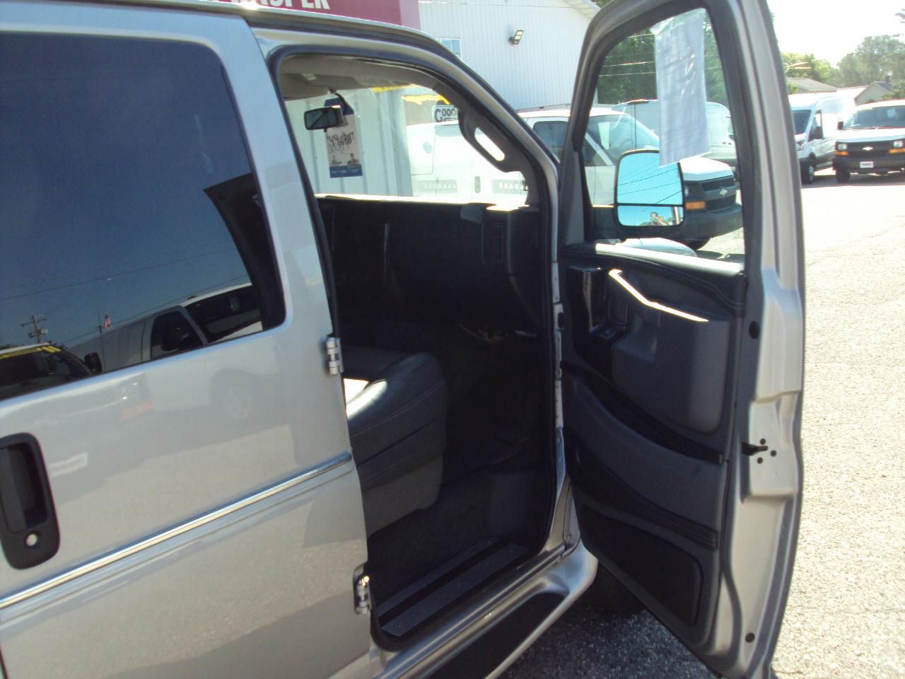 Chevrolet Express Cargo Van  2023