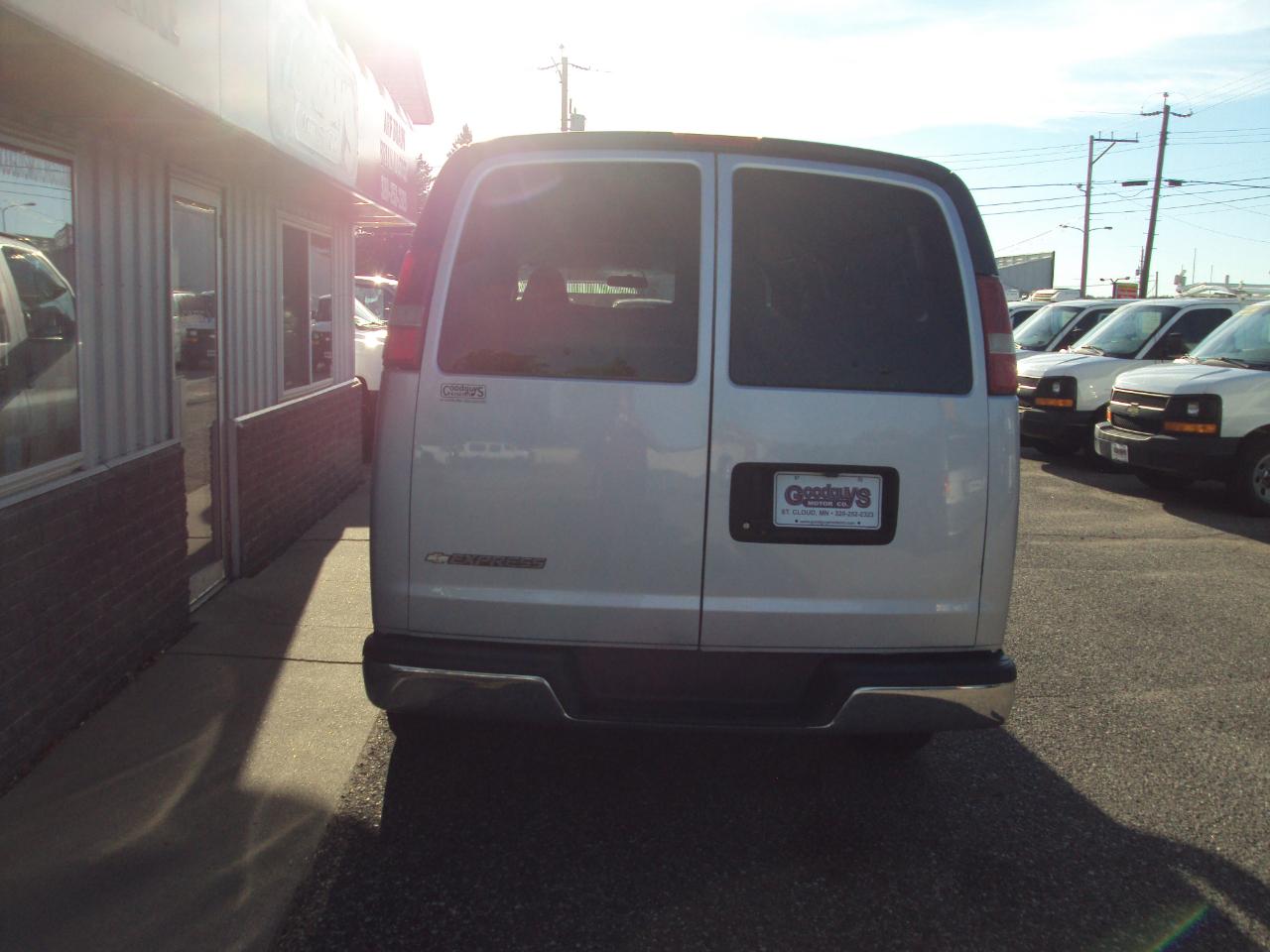 Chevrolet Express Passenger  2017