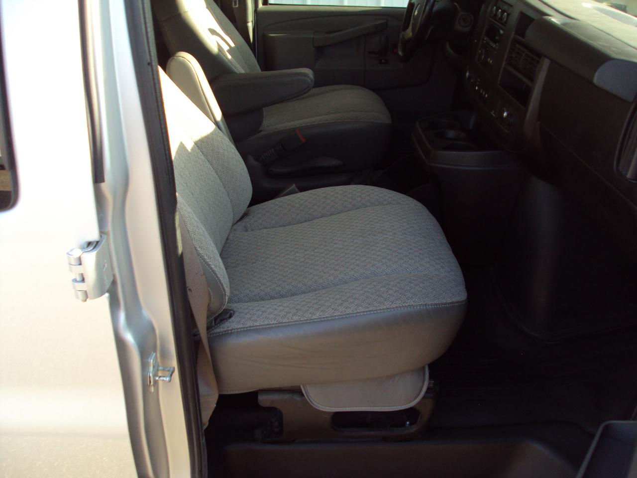 Chevrolet Express Passenger  2017