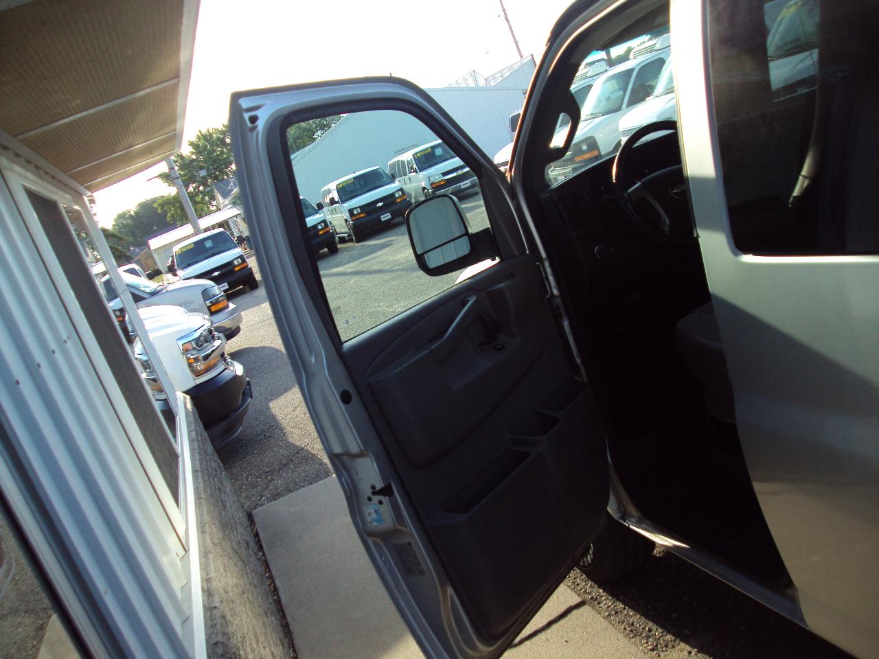 Chevrolet Express Passenger  2017