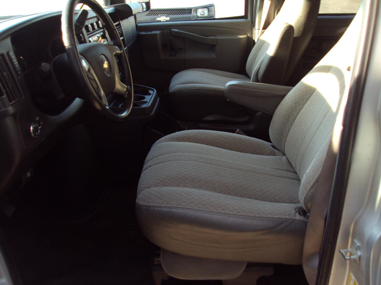Chevrolet Express Passenger  2017