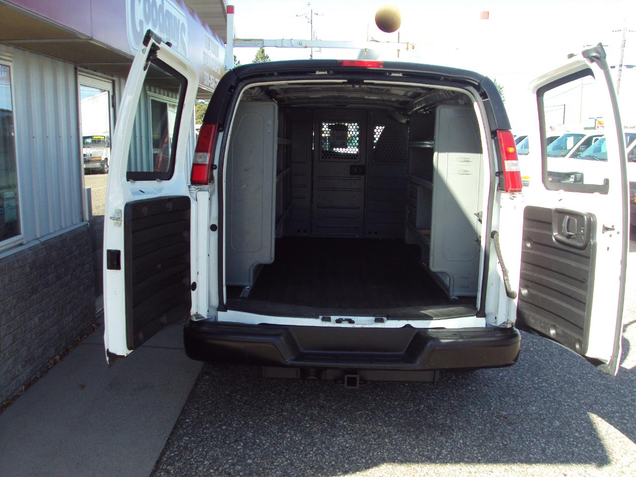 Chevrolet Express Cargo Van AWD 1500 135" 2013