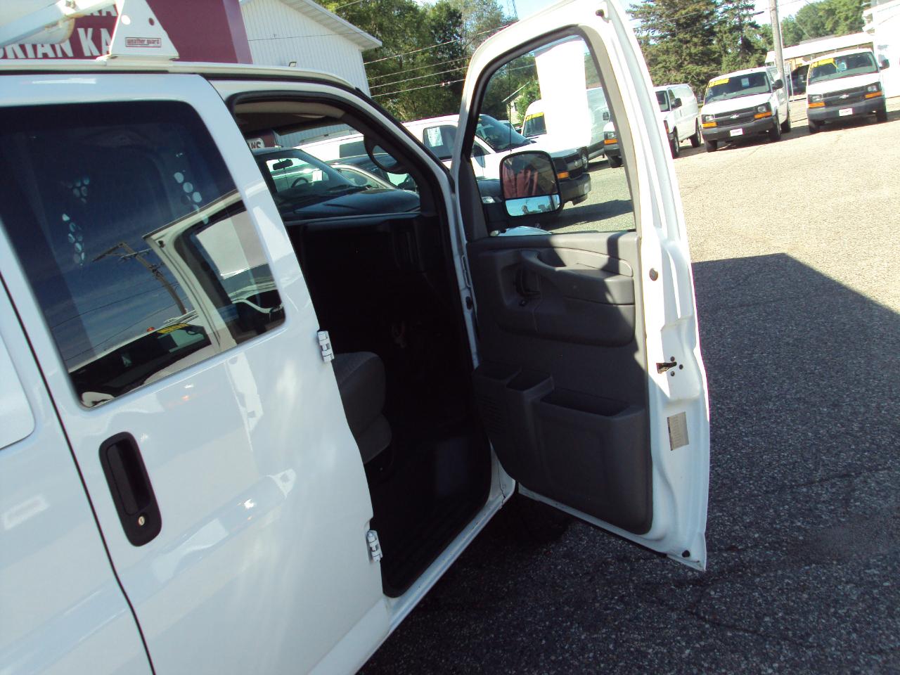 Chevrolet Express Cargo Van AWD 1500 135" 2013