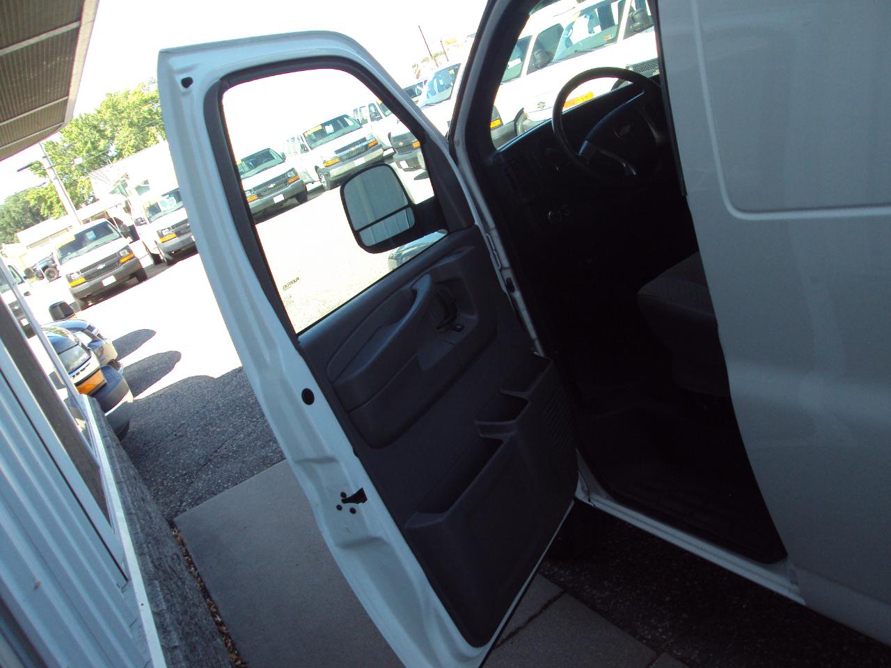 Chevrolet Express Cargo Van AWD 1500 135" 2013