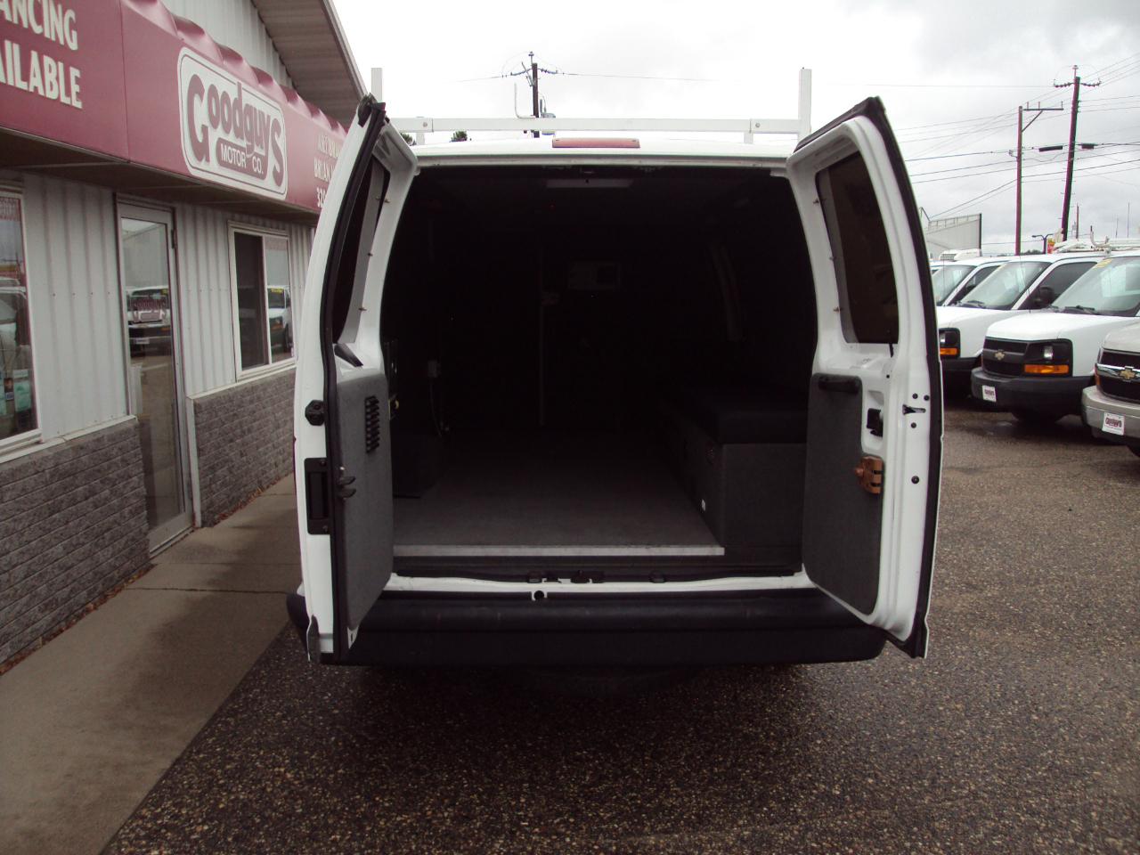 Ford Econoline Cargo Van E-350 Super 1999